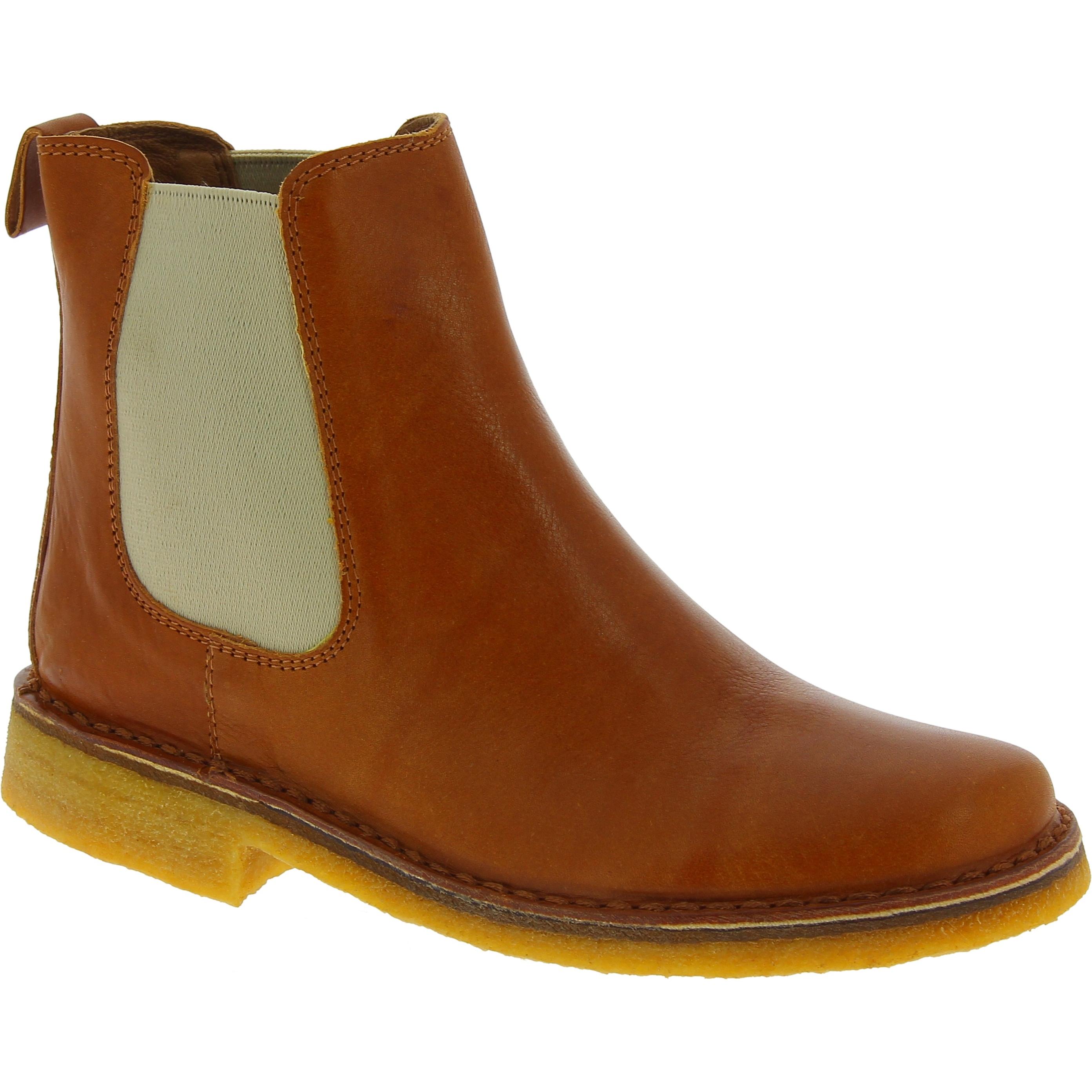 Women tan leather chelsea boot with natural rubber sole