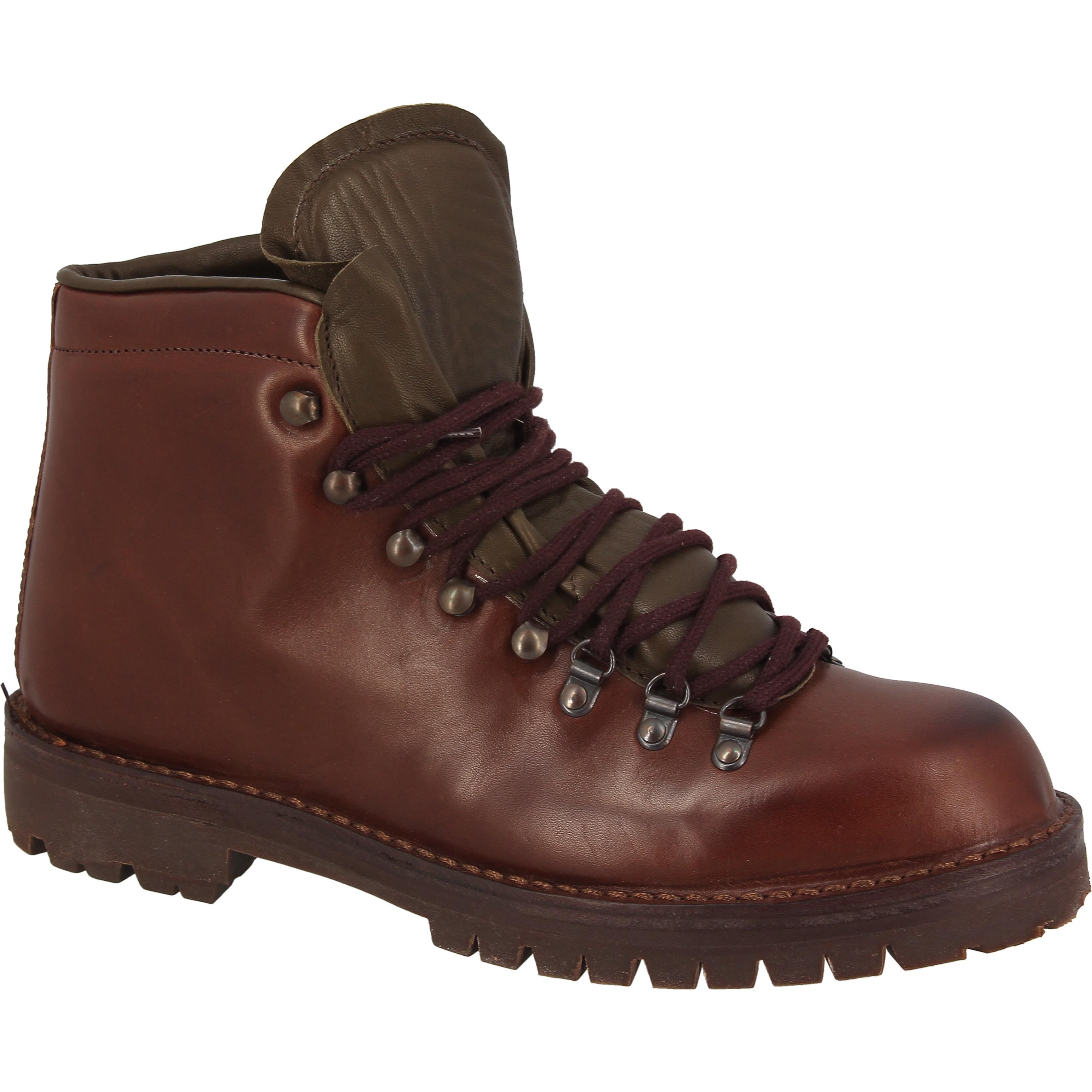 Bota de montaña en piel de curtido vegetal marron oscuro